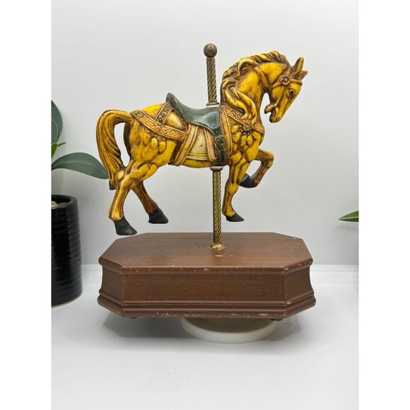 Vintage Musical Carousel Horse Figurine On Wooden Base - Picture 2 of 7